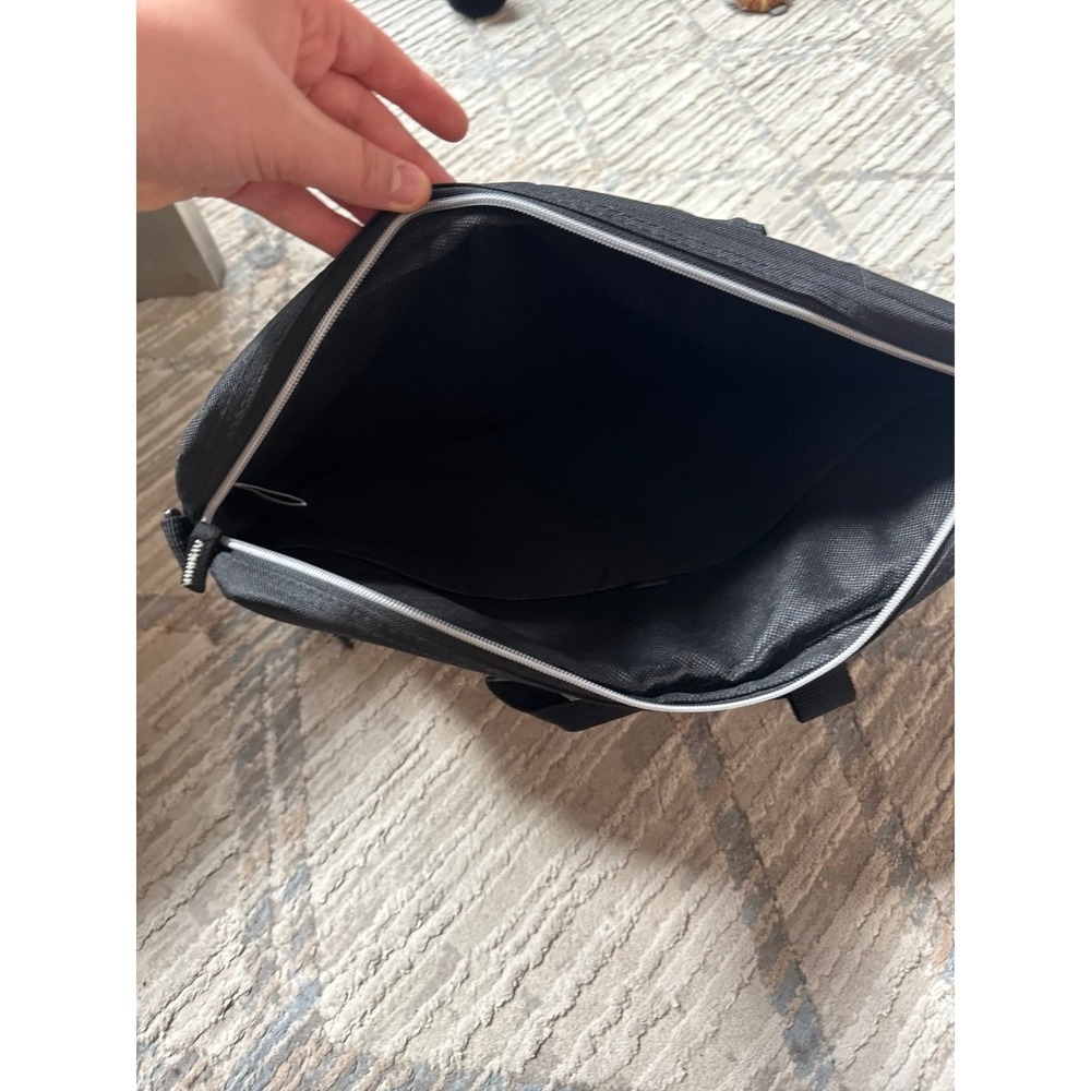 Toshiba PA1449U-1EC6 16-inch Lightweight Laptop Carrying Case Sleeve Computer - Picture 3 of 3